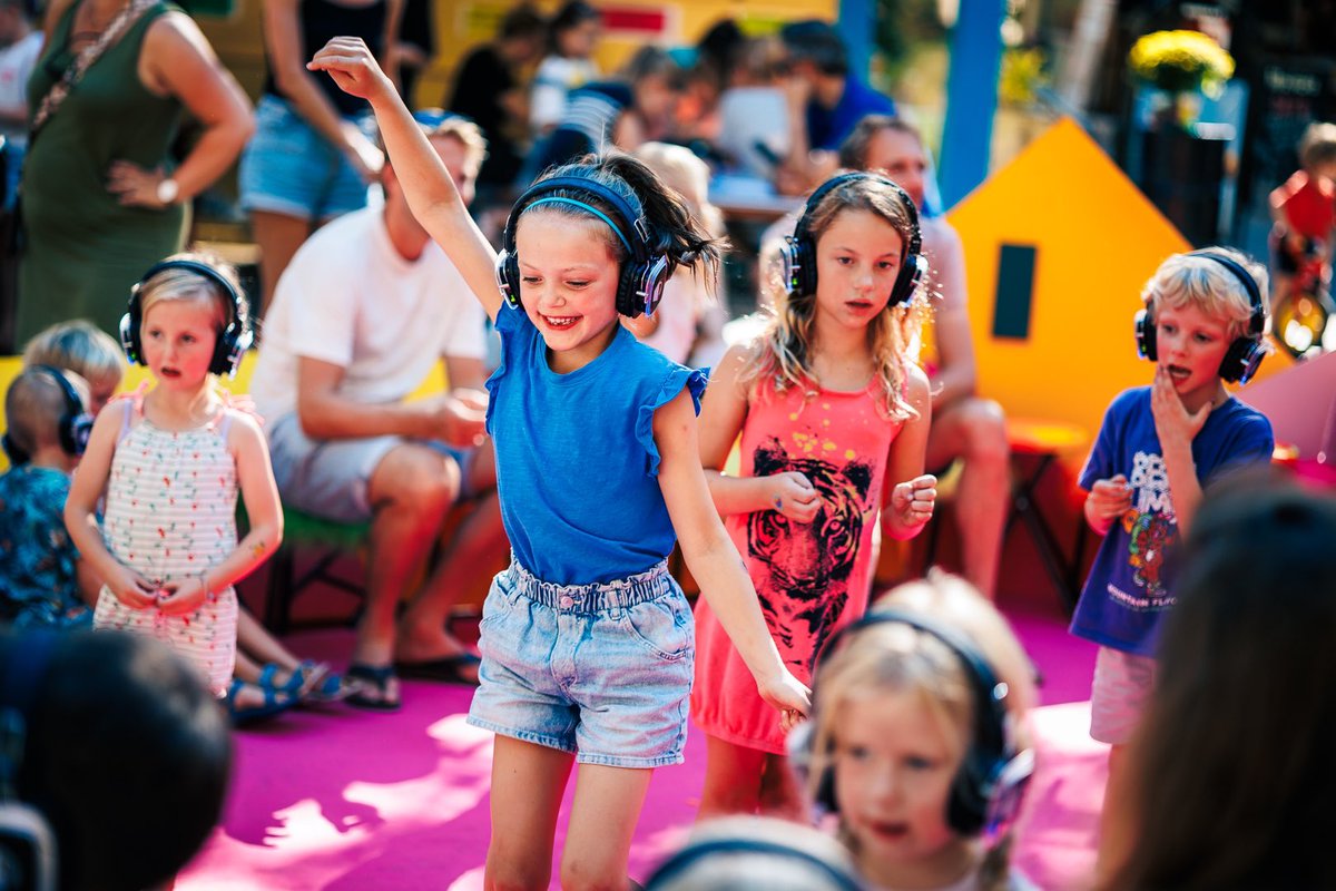 Dit was Stadsfestival 2023: uitverkochte voorstellingen, volle pleinen en vrolijke gezichten ☀️

Artiesten, gezelschappen, partners, vrijwilligers en sponsoren: bedankt! Het was weer een feestje💙

📸 Christein van Hoffen