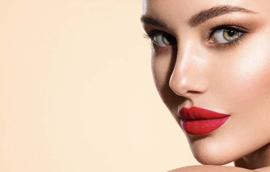labluquekits's tweet photo. Antes de aplicar tu maquillaje, utiliza el Serum Day Porcelain para darle una base hidratante a tu piel y se vea más bonito tu makeup 

#SkinBot https://t.co/PuLG8sIVIB
