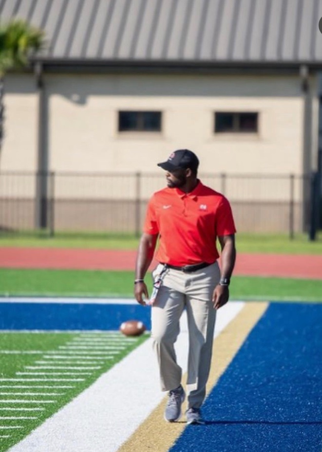 TeraWilson2's tweet photo. Great Day! Coach @jirehwilson3 Happiest of Birthdays to you!! 🎂🎁@NGUFootball1 ❤️❤️ https://t.co/ZpsfgW3NFp