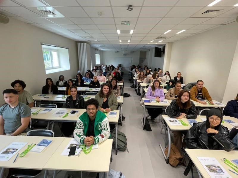 Hôpital MGEN de la Verrière tweet media