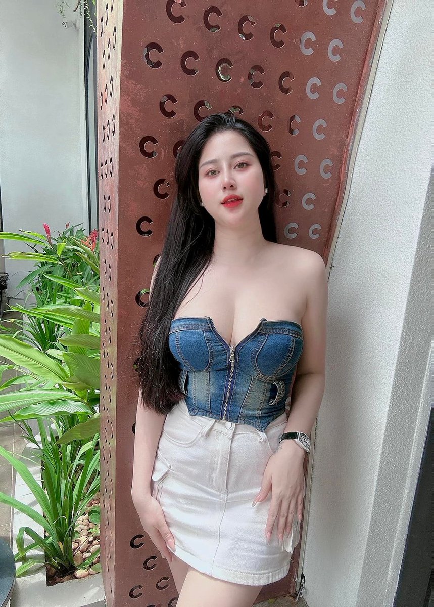Scud220's tweet photo. The practice of love offers no place of safety. We risk loss, hurt, pain. We risk being acted upon by forces outside our control.
#telegram #Vietnam #asiandoll #PrettyWoman #hotlive #girlgamer #gymgirl https://t.co/BtJKoNcZE8