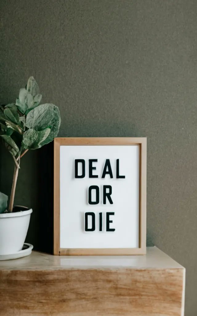 jcamargo's tweet photo. Deal or Die - Os 4 Maiores Dor de Cabeça para pessoas de Produto (E Como Lidar) 

Ser uma pessoa de produto não é fácil. Aqui estão 4 dos maiores desafios que você enfrentará e algumas dicas para lidar com eles 🧵 👇 https://t.co/Hs5Ir9u8z7