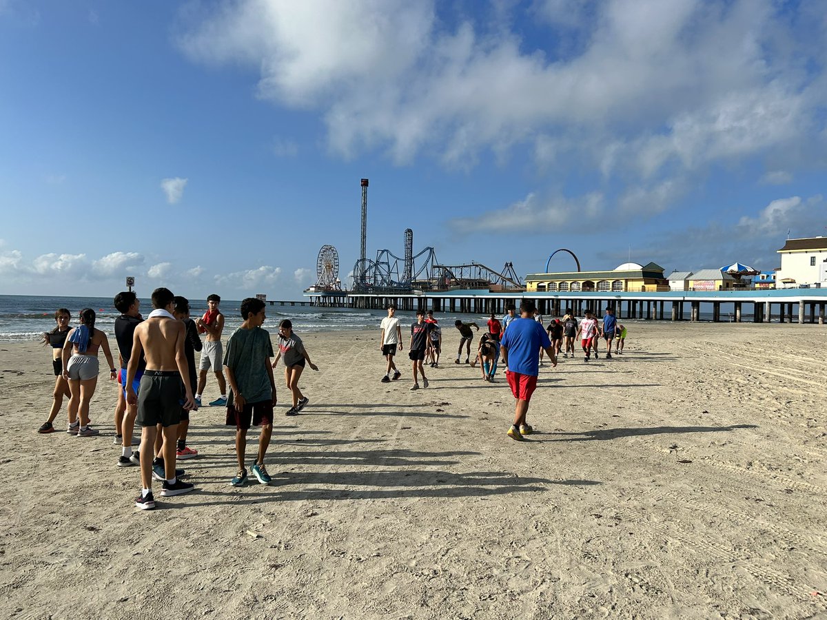 Coach Flores tweet media