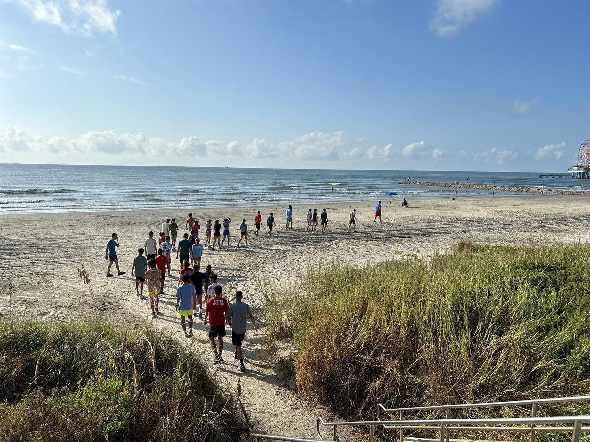 Coach Flores tweet media