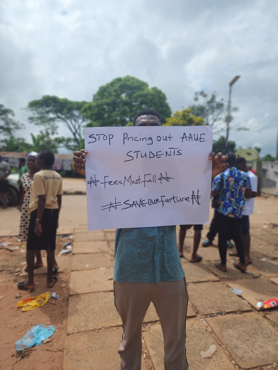 AauSug's tweet photo. @vanguardngrnews @instablog9ja @MobilePunch @ruffydfire @ARISEtv @cha https://t.co/QGJOVsv0AV