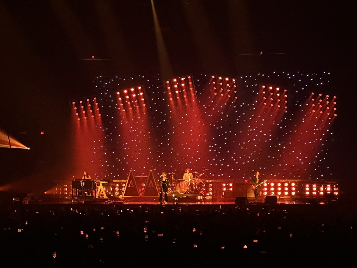 megara313's tweet image. I packed my bags and I’ve got to see them  
Another @GretaVanFleet show in the books! 🤍 #starcatcher