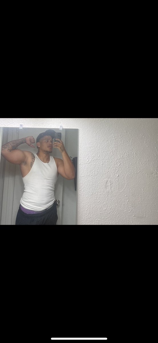 BIGBANKLEE28's tweet photo. 6ft 230 https://t.co/wacnWQNmrI