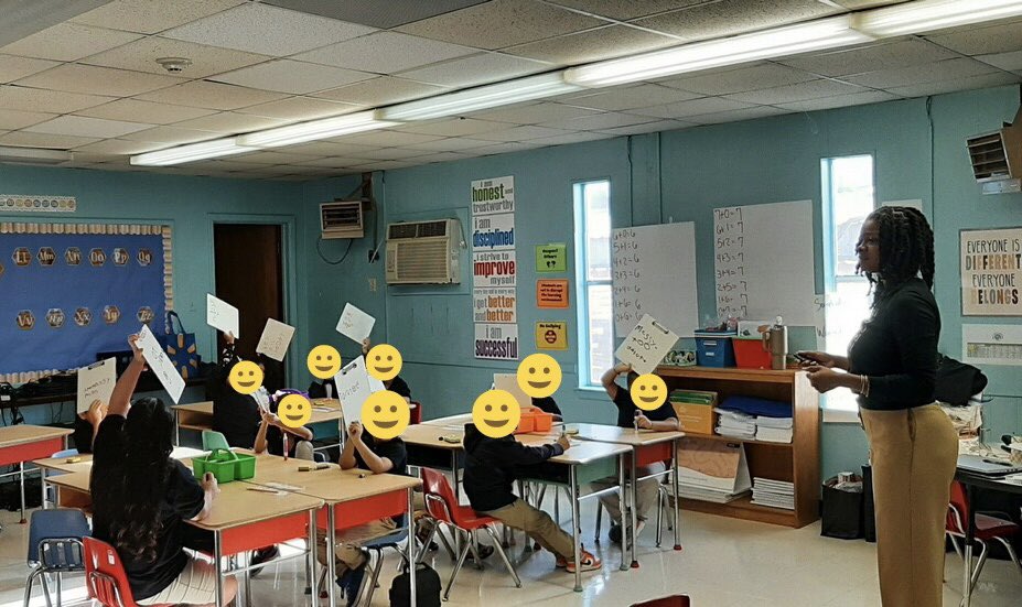 Ms. Hill implementing MRS during ELA  with her first grade students. <a href="/WhittierES_HISD/">Whittier Elementary</a> <a href="/yamel_melchor/">Yamel Melchor</a> <a href="/Kimydaniels/">Kim Daniels</a> @HISDCentral <a href="/Dr_JDavila/">Dr. Josefa Dávila</a> @DrLMartinezHISD