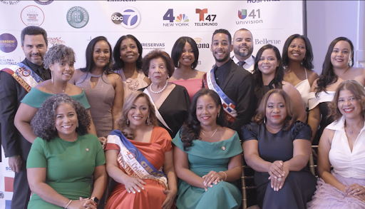 MontefioreNYC's tweet photo. ICYMI: Our President &amp; CEO, Dr. Ozuah, was an honored guest at the National Dominican Day Parade!

"Montefiore Einstein is privileged to care for the most vibrant &amp; dynamic Dominican community anywhere beyond the Dominican Republic's shores." - Dr. Ozuah #MonteProud @EinsteinMed https://t.co/uCkjpmBdWJ