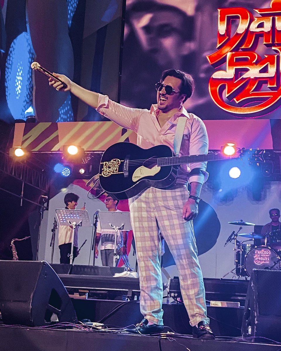 NamaSayaPuspita's tweet photo. Pokoknya gaada bosennya!!! Sabtu malam yang sangat menyenangkan bersama @davidbayu di @SynchronizeFest π«β€οΈπΉ
#synchronizefest2023 https://t.co/2A4ULiU5gd