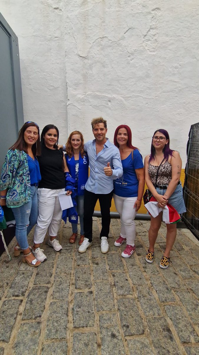 DeleSevCadHueDB's tweet photo. Nuestros socios del @bisbalfanclub disfrutando de su pase VIP con David.

📅 6 de Septiembre

📍Sevilla, Plaza de toros de la Maestranza. https://t.co/rTGUGztIFU