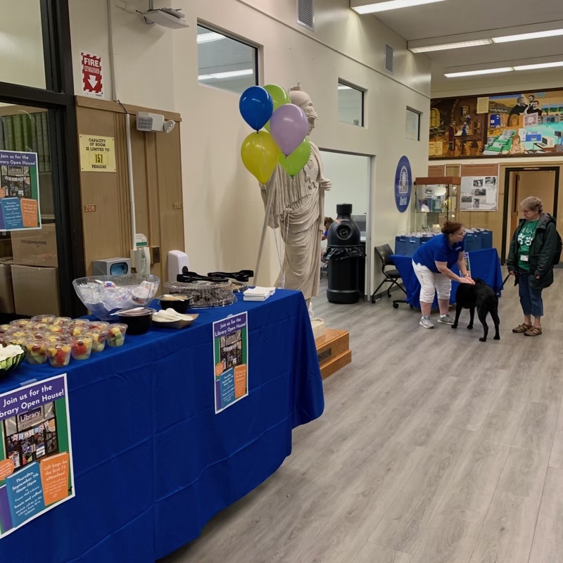 Milne_Library's tweet photo. #geneseo, #FraserHallLibrary's open house is in full swing. Stop over now for refreshments and grab a informational bag. Yours may be a prize winner. Michele our Library Dog has joined us too. Thank you Michele. Michele will be here until 11:30. https://t.co/c9zQPbFEiW