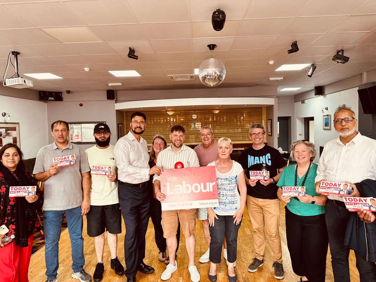 zeshanaraf's tweet photo. Great to be in Brooklands today with @McrLabour friends campaigning for our fantastic candidate @davidgmarsh.

If you live locally, make sure to #VoteLabour today. Polls are open until 10PM. Don't forget your ID.🌹 https://t.co/Ib1cqMlWnD