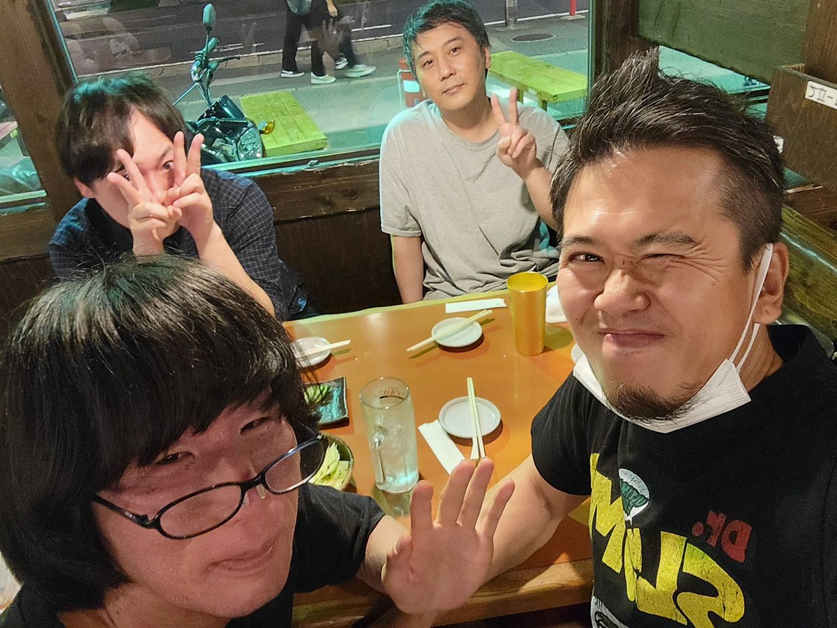 TENJIBROCK's tweet photo. 安心して下さい。テンジブロックは四人とも元気にしてますよ。お久しぶりの飲みミーティングでした！！！！ https://t.co/H9S6kwbrjW