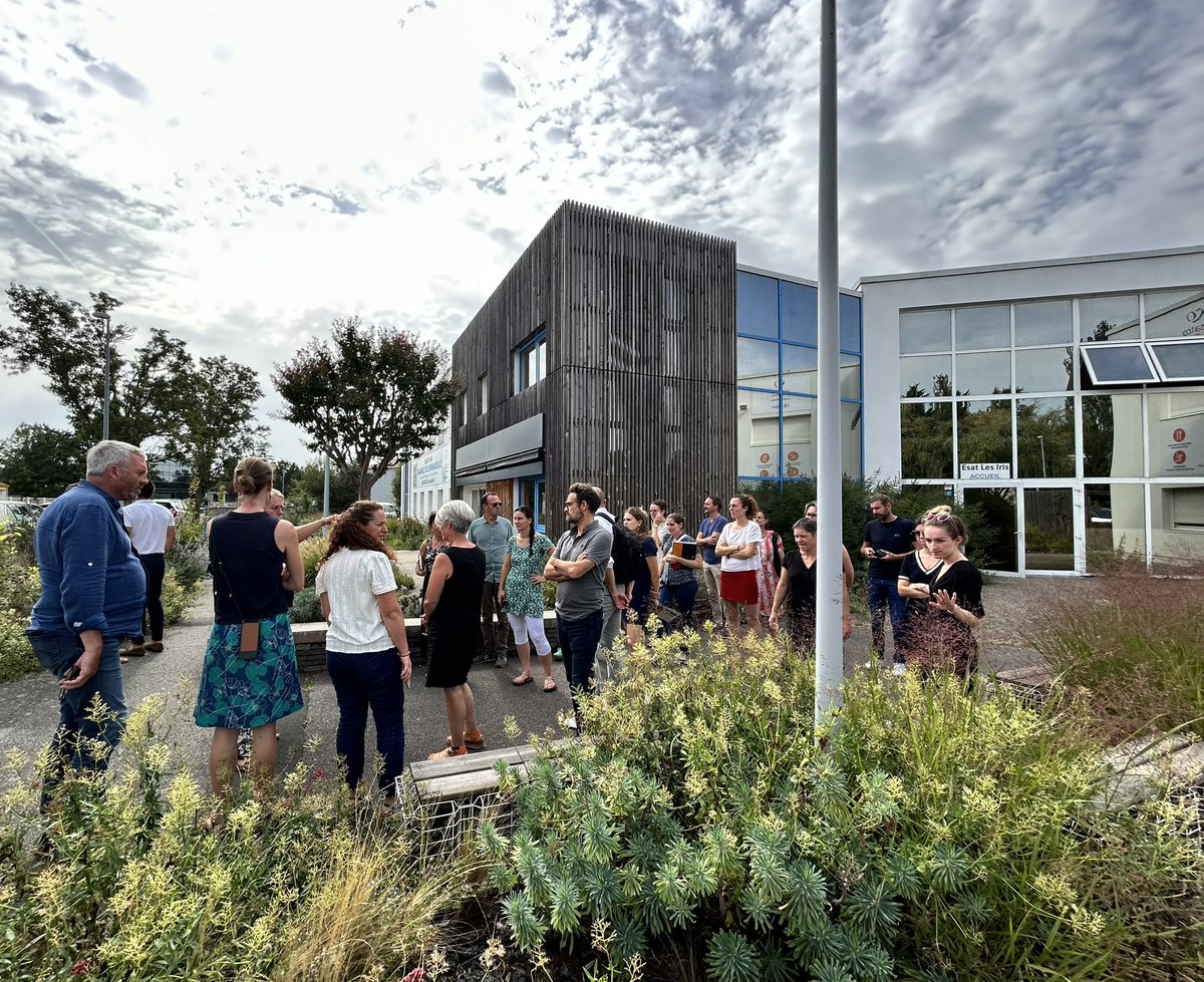 Comite21Ouest's tweet photo. 🎬 Clap de fin pour les étapes 3 &amp; 4 du Parcours #RSE &amp; IMPACTS + ! La journée s’est terminée sur une visite du parking renaturé de l’Esat Les Iris 🌱 

Merci à @Adapei44 pour leur accueil. 
Merci également à tous les participants !

#RDV aux prochaines étapes… 🙌 https://t.co/eKStbRvN5g