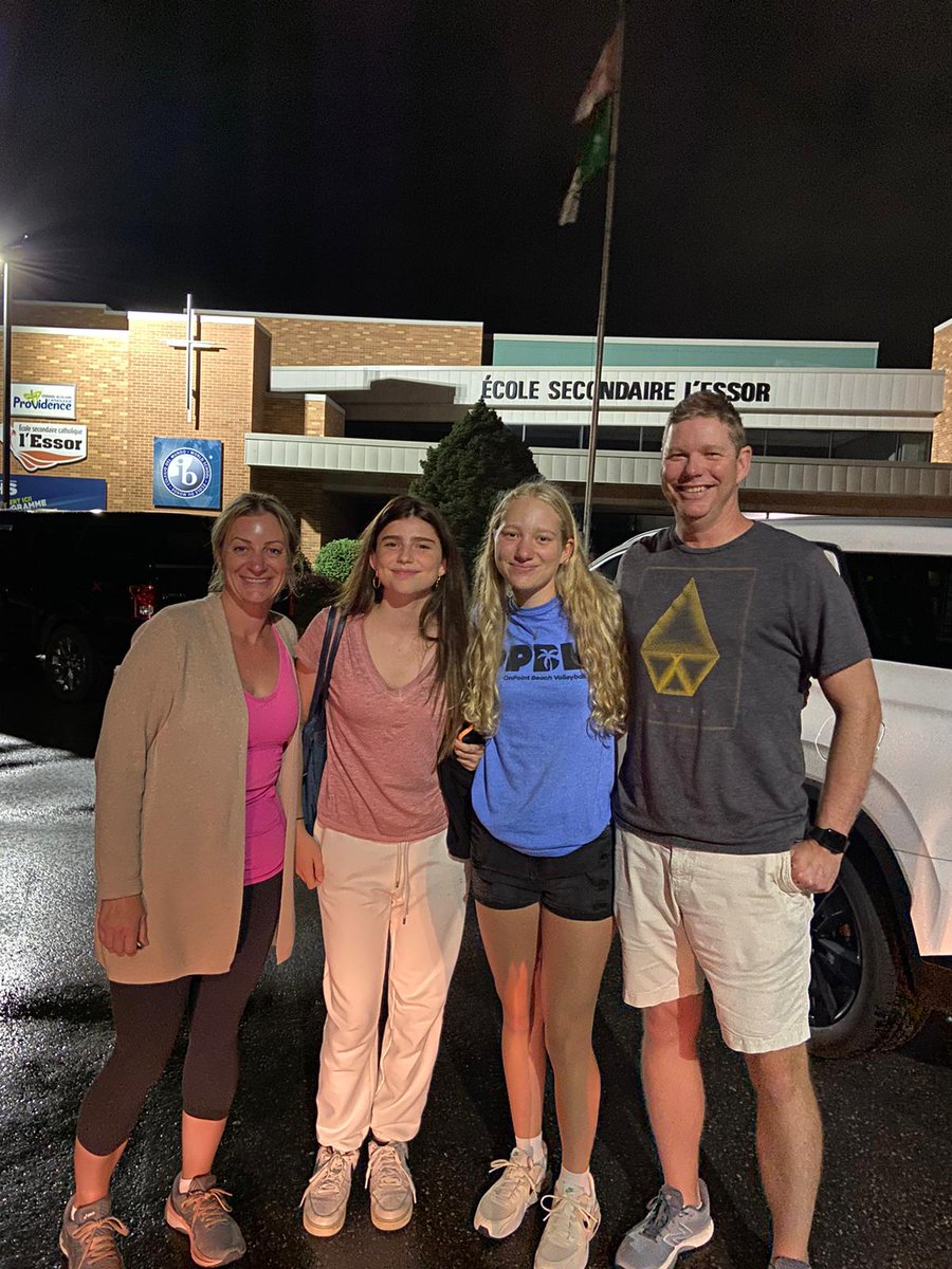 Bienvenue à Alejandra de Barcelone (Espagne) <a href="/ESCEJL/">École secondaire catholique E.J. Lajeunesse</a>  Merci Ragan d'être l'ambassadrice durant le séjour de notre invitée espagnole ! <a href="/CscProvidence/">Csc Providence</a>