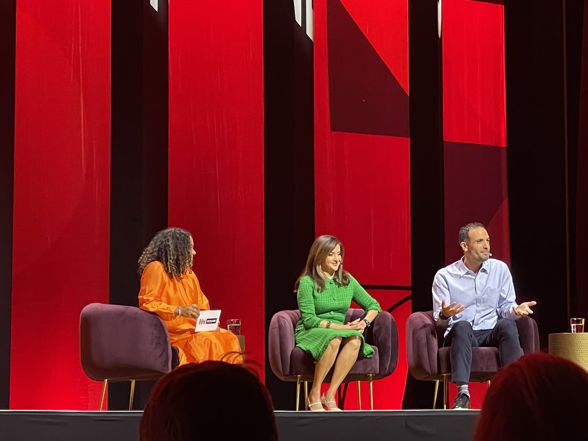 Kasey_ring3's tweet photo. “Your roles will change dramatically. 

In 10 years you will look back and be surprised that that’s how we were doing sales and marketing.” -Tomer Cohen, Chief Product Officer @ LinkedIn 

#INBOUND23 https://t.co/b6hUyJgWYN