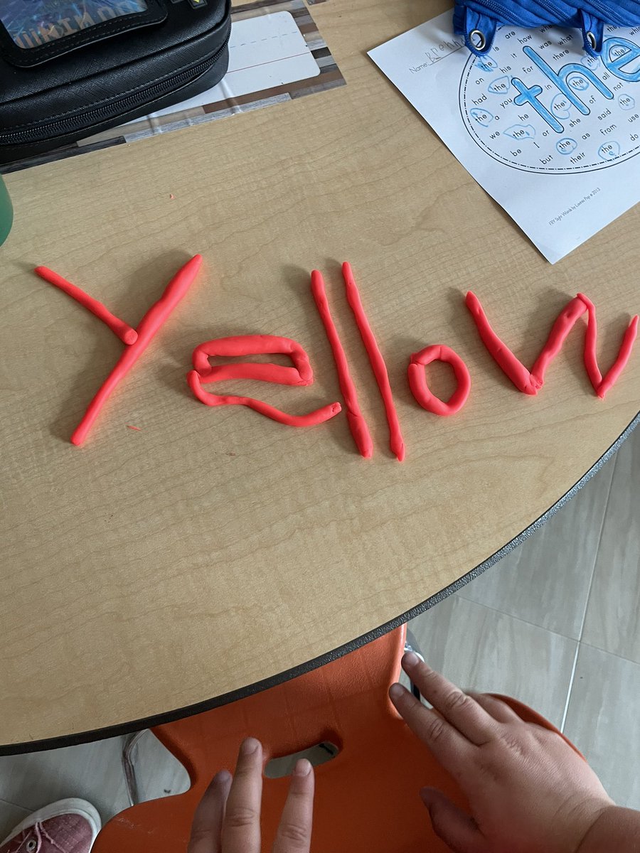 Kindergish's tweet photo. Making sight words with Play-doh! #WES #kinder https://t.co/IxLG6RvKlT