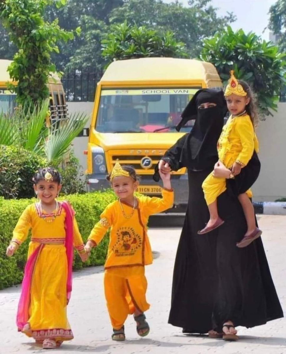 dineshmn01's tweet photo. ऐसा भारत देश है मेरा
#weproud
#KrishnaJanmashtami https://t.co/sBLh0fkPYg
