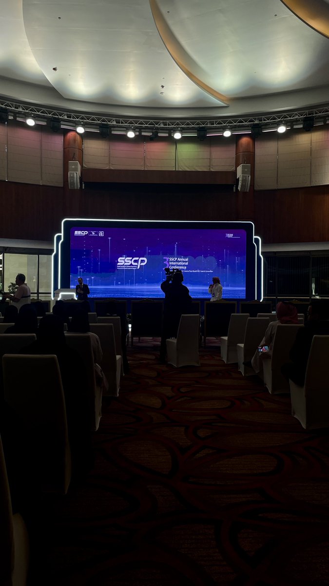 MuathSufyani's tweet photo. أحلى مافي اليوم شوفت الصيادلة من مختلف التخصصات 🤍
@SSCP_KSA 
#3rdsscp https://t.co/dRt7LEb7zp