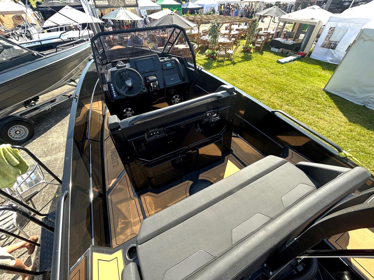 This Iron 647 comes complete with Suzuki DF175 APX outboard. #VIEWNOW #bateswharf #chertsey #iron #boat #boats #newboat #boatshow #sibs23 #outboard #sportsboat