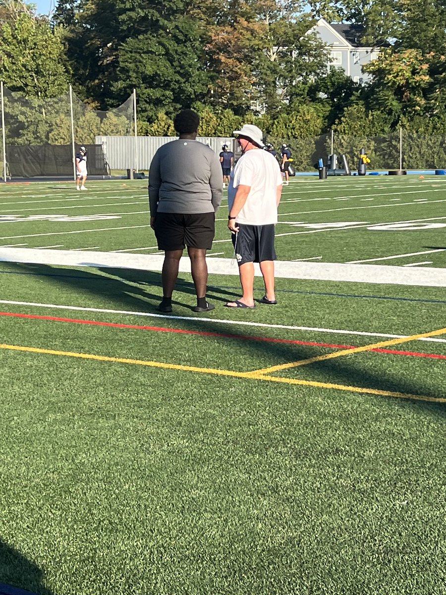 Seanmajor24's tweet photo. Turns out the grass was greener on the other side. Blessed to say that I’m finishing my final year in highschool at CheshireAcademy @CAcatsFB1794 @Coach_Mella #GOCATs https://t.co/54OdVfYsdo