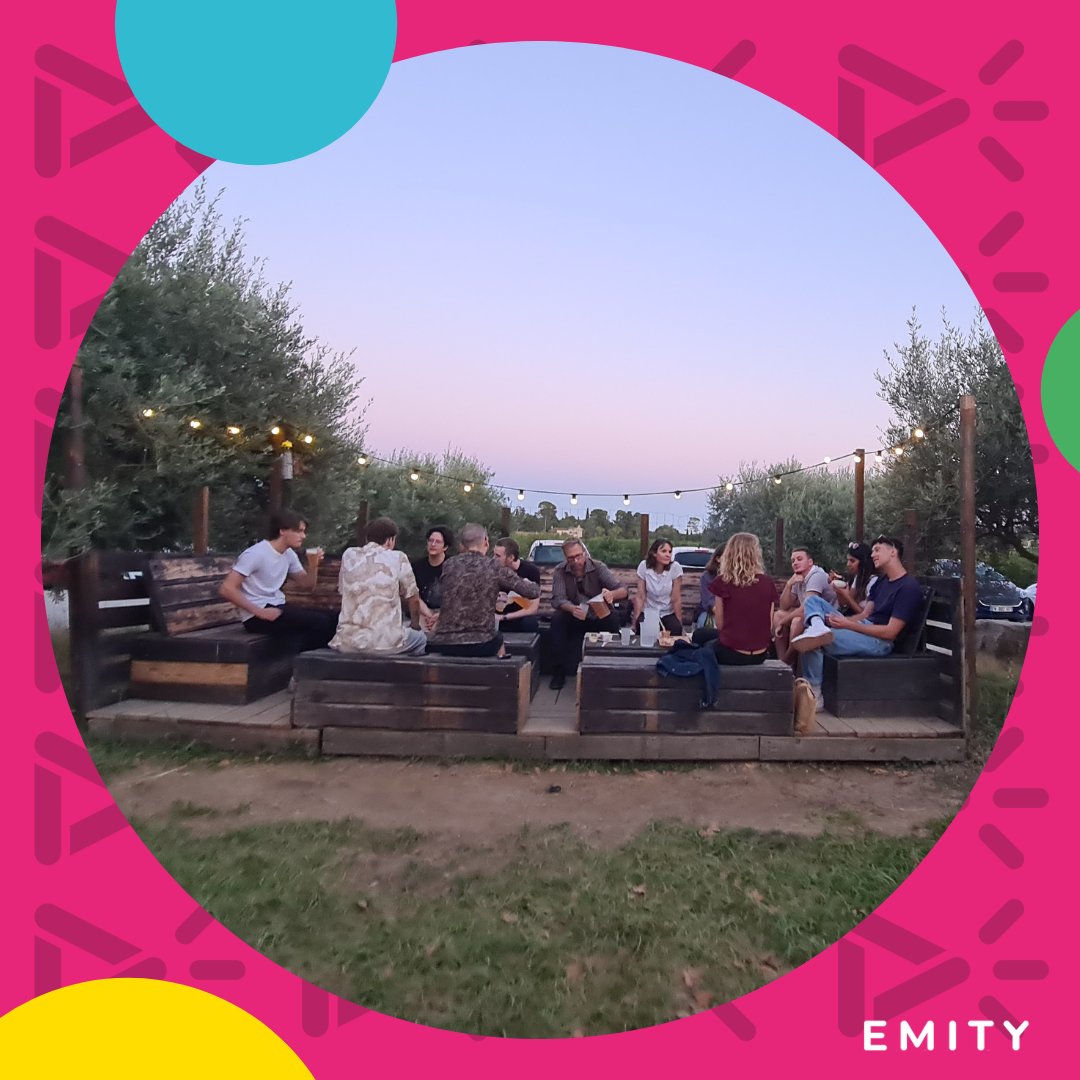 EmitySignage's tweet photo. EMITY se réunit !
C’est autour d’un bon repas que toute l’équipe d’Emity s’est retrouvée après les vacances pour préparer la rentrée et pour renforcer les liens !
#convivial #équipe #emity #affichagedynamique #communication #digitalsignage #team #rentrée https://t.co/zGUCgImcJM