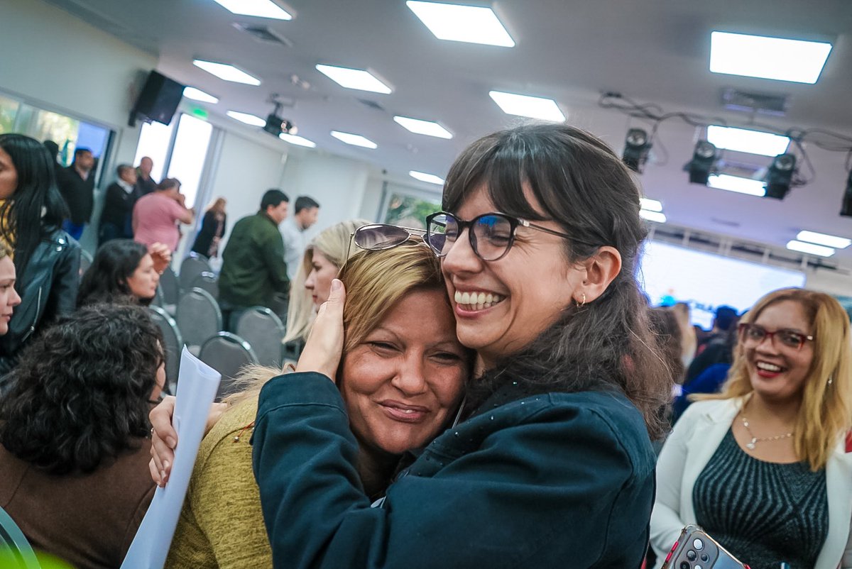 🧑🏻‍💻Entregamos equipamiento informático y credenciales institucionales a trabajadoras y trabajadores de los equipos técnicos y territoriales del Ministerio de <a href="/DesarrolloChaco/">Desarrollo Humano | CHACO</a>