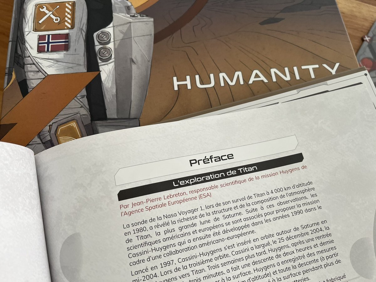 Vie d’un mag📖
Transmettre et aider à côté de notre travail de journalistes. 
Voici #Humanity, un #j2s de <a href="/YoannLevet/">Yoann Levet</a> édité par <a href="/StudioBombyx/">Bombyx</a> 
Ravis d’avoir aidé à construire l’histoire de cette mission sur #Titan
Préface de «Mr Huygens» Jean-Pierre Lebreton
#espaceetexploration