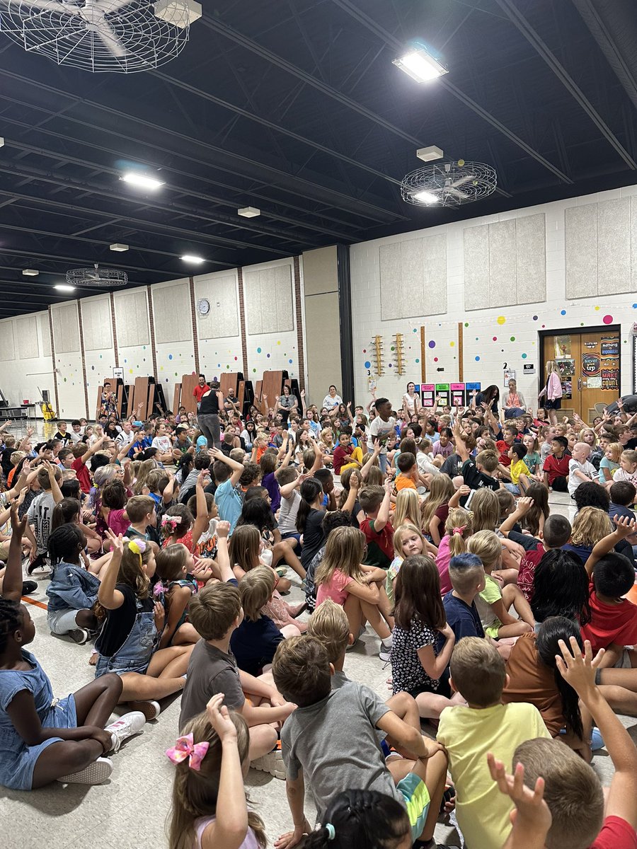ForgeElem's tweet photo. Amazing morning with Holly Serio Music helping us to review how to ROAR! #ThisIsPalmyra https://t.co/LjQWja5GwK