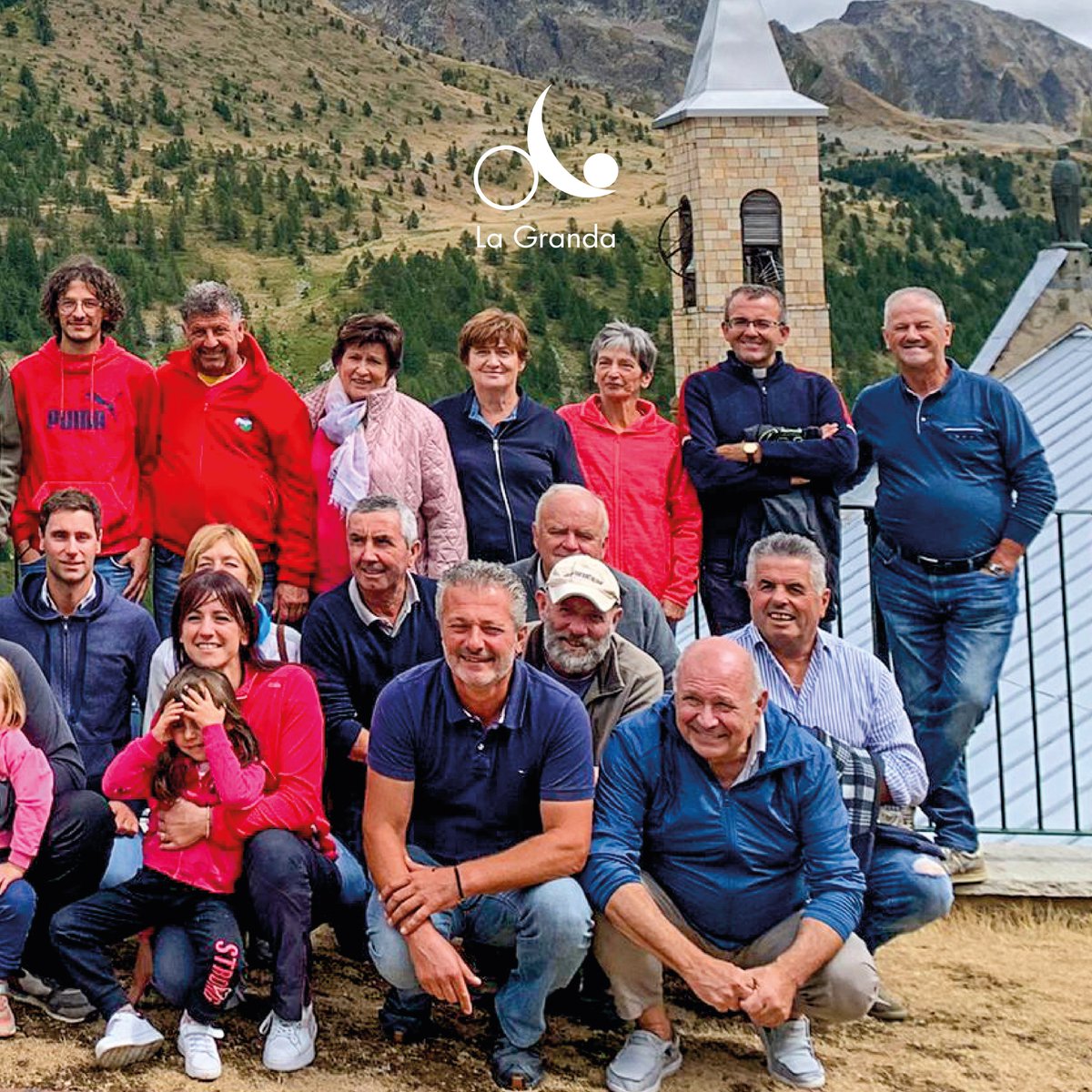 _lagranda's tweet photo. Come tutti gli anni gli allevatori de La Granda si sono ritrovati a S.Anna di Vinadio, per un momento conviviale di festa e confronto.
Un grazie sentito a tutti, chi ha partecipato e chi non ha potuto unirsi a noi, pur mandandoci un pensiero: siete il nostro orgoglio! #lagranda https://t.co/jC8rUahjtv