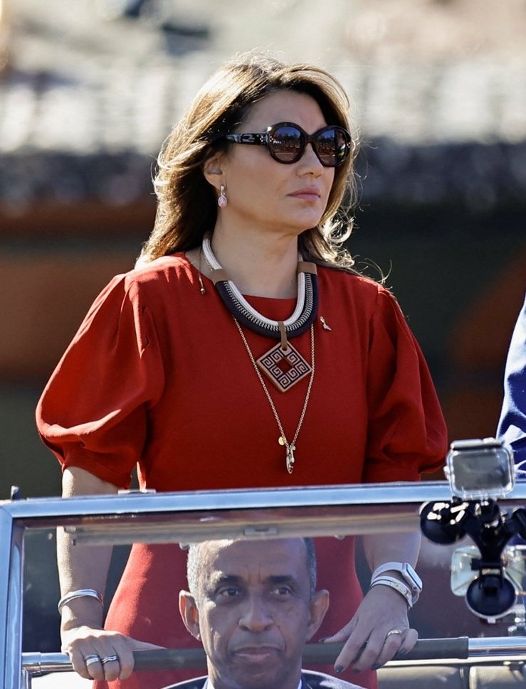 Fazueli_daSilva's tweet photo. Simplesmente Janja Lula 
A Dama de Vermelho 

Socióloga, mulher moderna e totalmente fora do padrão machista "recatada e do lar" que a direita ama. Lugar de mulher é ONDE ELA QUISER!

Canja Esplanada Eduardo Leite GloboNews Brasil 7 de setembro Lula Bolsonaro DEMOCRACIA 🇧🇷🚩 https://t.co/NyXVSO0RCq