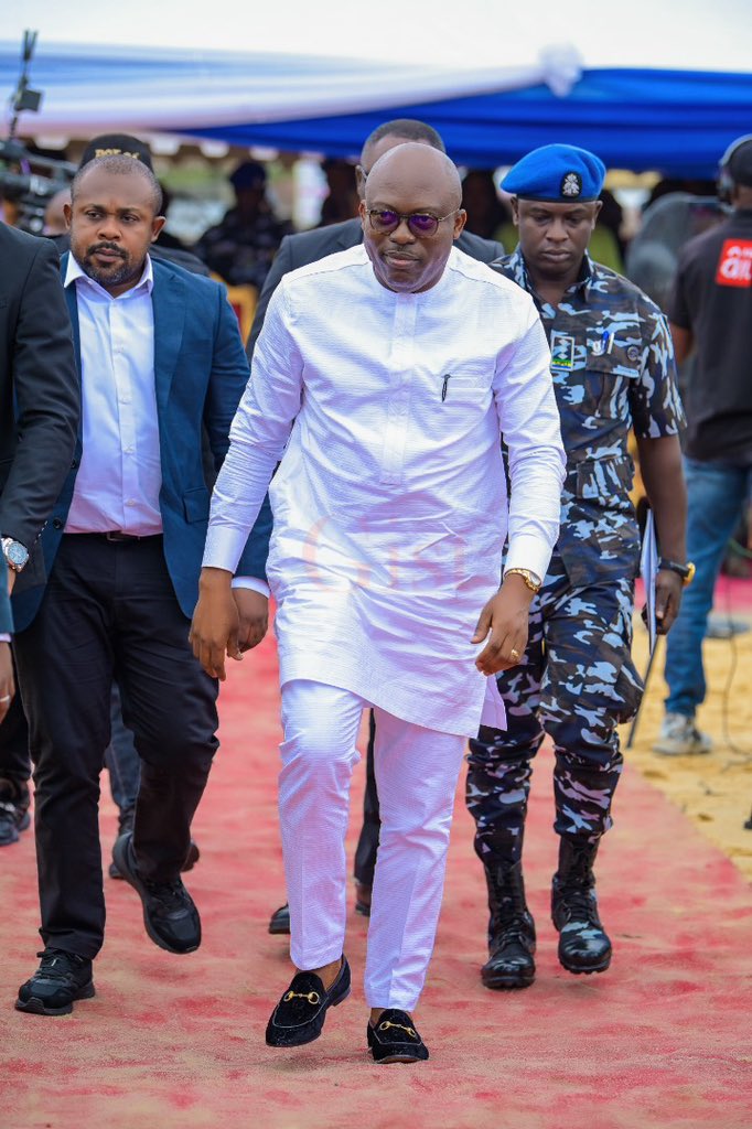 Jmartinsijere's tweet image. The 25.12km road project consist of a network of 26 internal roads criss-crossing  Elelenwo and also connecting Port Harcout-Aba and East/West roads.

#100daysofsim #TheWorkingSim #day1