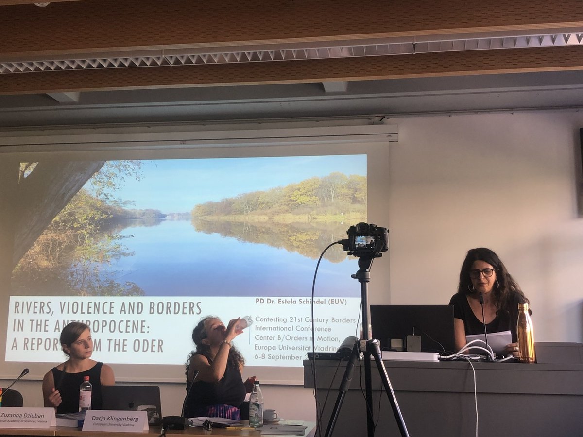 DrGChakrabarti's tweet photo. Another panel of engrossing #interdisciplinary papers at t’@viadrina #BOiM-#Conference;it was engaging to listen to Z.Dziuban on t’archival charges of liquid borders🌊
E.Schindel,@etualdusud,talked about the legal personhood of #Nature,esp.with regard to t’#Oder&amp; #Fischsterben!🏞️ https://t.co/Jgk8JH2tHs