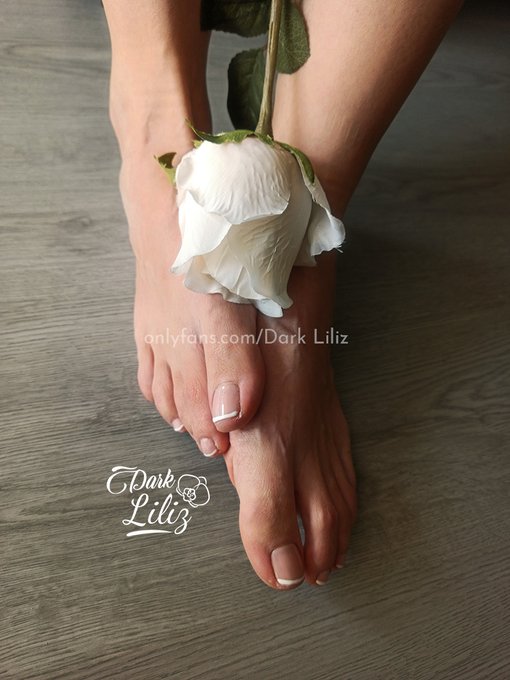 🖤I love white roses!🤍  📷https://t.co/BA861Daz4e  #Pokemon #feet #toes #toeslovers #toesummer #BarbieMovie📷📷#scrunchedsoles<a href="/tag/pokemon"class="tags">#Pokemon</a><a href="/tag/feet"class="tags"><span>#feet</span></a><a href="/tag/toes"class="tags"><span>#toes</span></a><a href="/tag/sexygirl"class="tags"><span>#sexygirl</span></a><a href="/tag/manyvids"class="tags"><span>#manyvids</span></a><a href="/tag/toeslovers"class="tags"><span>#toeslovers</span></a><a href="/tag/cutefeet"class="tags"><span>#cutefeet</span></a>