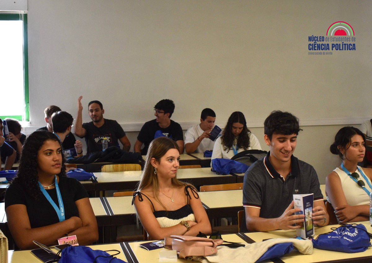 📍O Núcleo de Estudantes de Ciência Política esteve presente na atividade de Mostra de Núcleos, organizada pela Associação Académica da Universidade do Minho, com o intuito de receber os novos alunos do curso de Ciência Política.