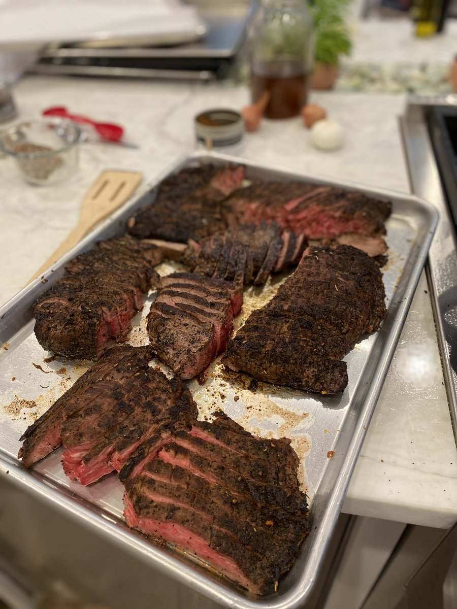kwb_ohio's tweet photo. How do you like your steak?

#food #steak #QuestionOfTheDay https://t.co/fxHyJnNPZb