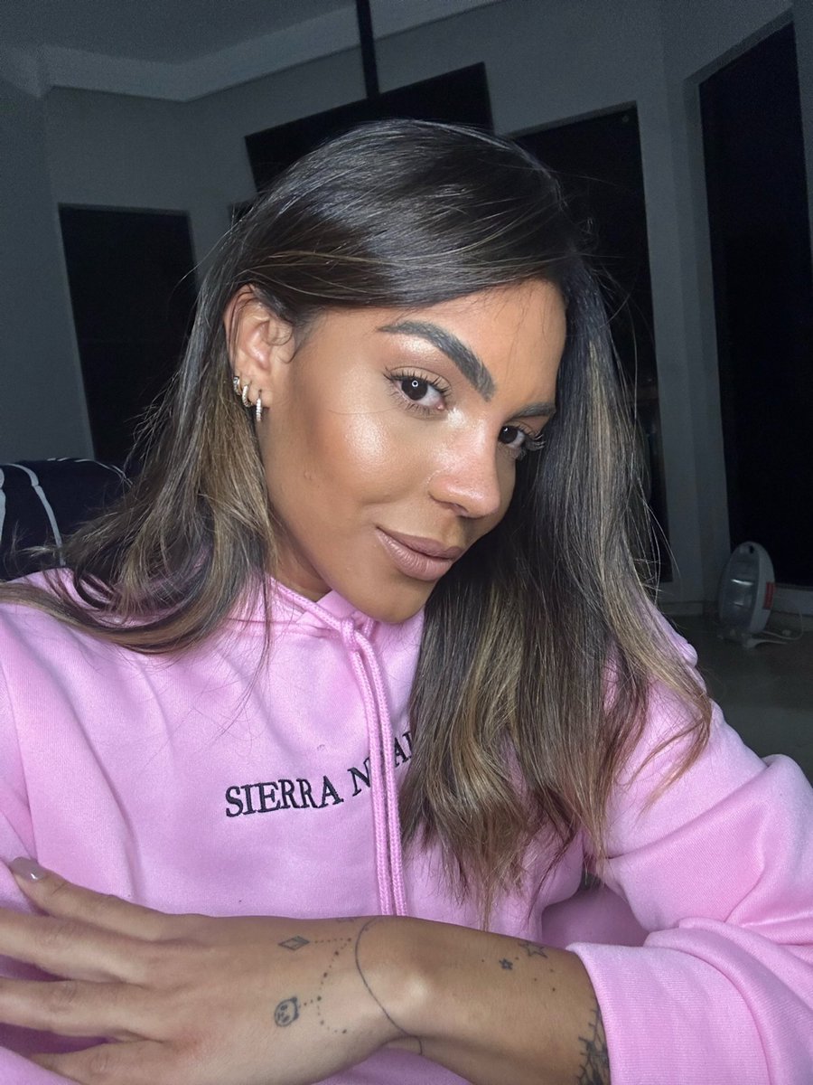 eutaysreis's tweet photo. Iaí gostaram do meu nariz novo? 💖 https://t.co/4kXJ58iOZx