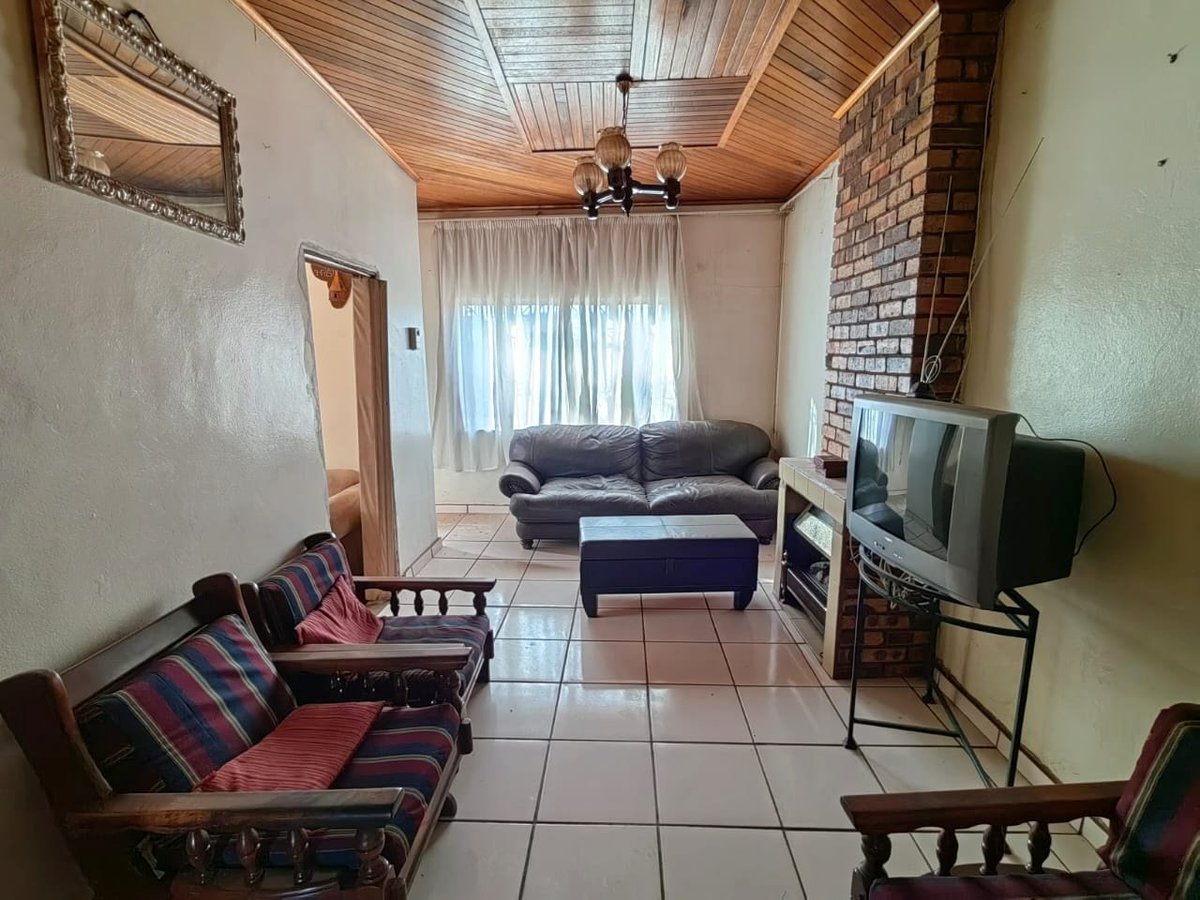 Sithebe_Realty's tweet photo. Location:
Naledi (257 SQM)

Price:
R650K

Web link:
https://t.co/337oBwrT3D https://t.co/pF3kECBxmK