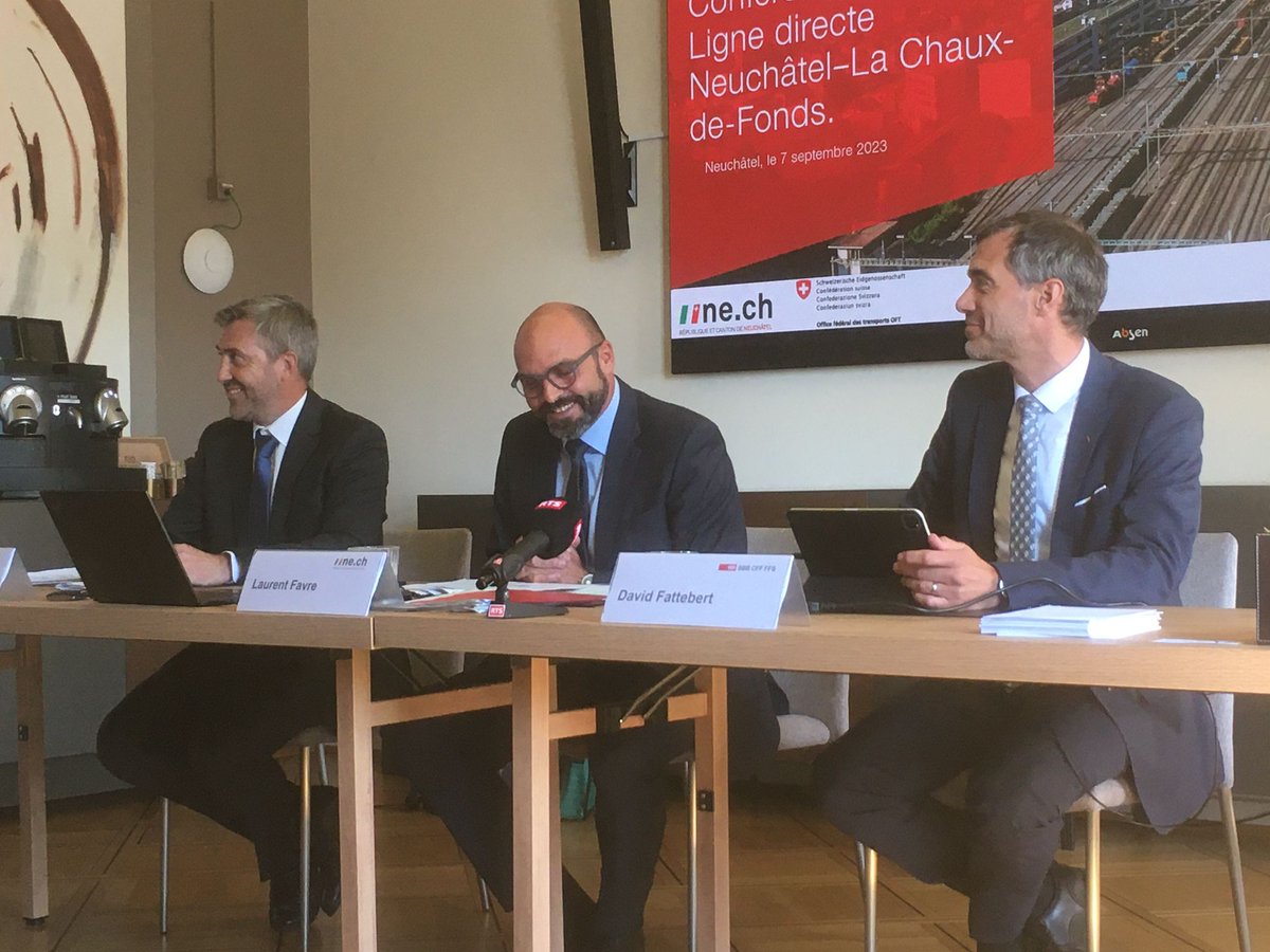 RobyTschopp_VdR's tweet photo. Une annonce certainement historique des
@presse_CFF
pour #ValDeRuz. La #lignedirecte et la gare de #Cernier constitueront un exploit technique, avec des pentes à 50‰ et des vitesses à plus de 100 km/h. Le projet va de l'avant. 🚆
@Etat_Neuchatel
https://t.co/RqoeTtn6ON https://t.co/2lkqb4WAE9