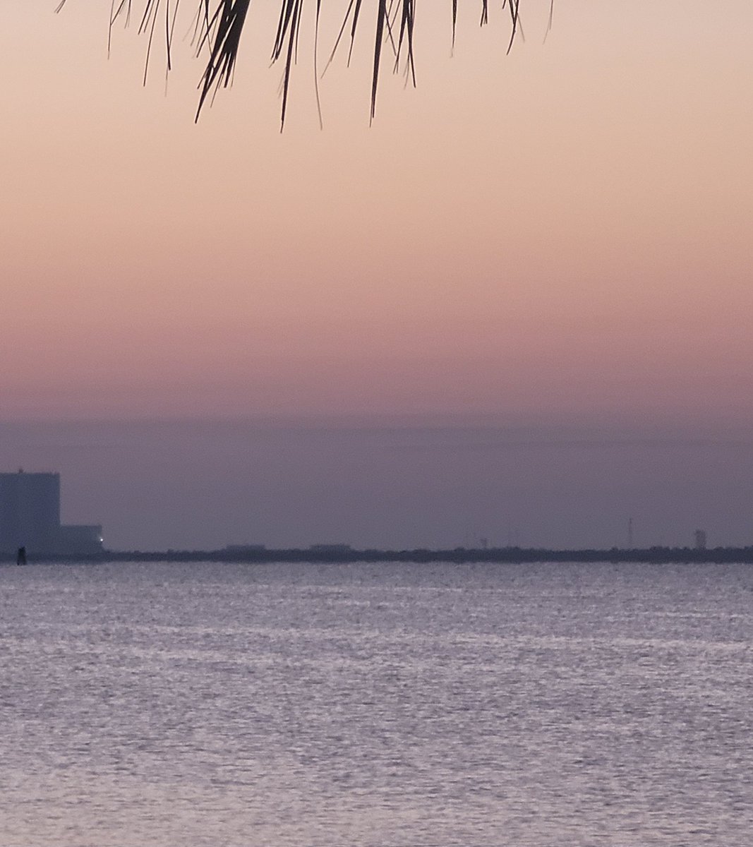 SpaceCoastSkies's tweet photo. π On the move vs On your mark #AtlasV #ula #silentbarker #NROL107 #becausespace #SpaceCoastSkies #NASAKennedy https://t.co/yQCJbT4zbL