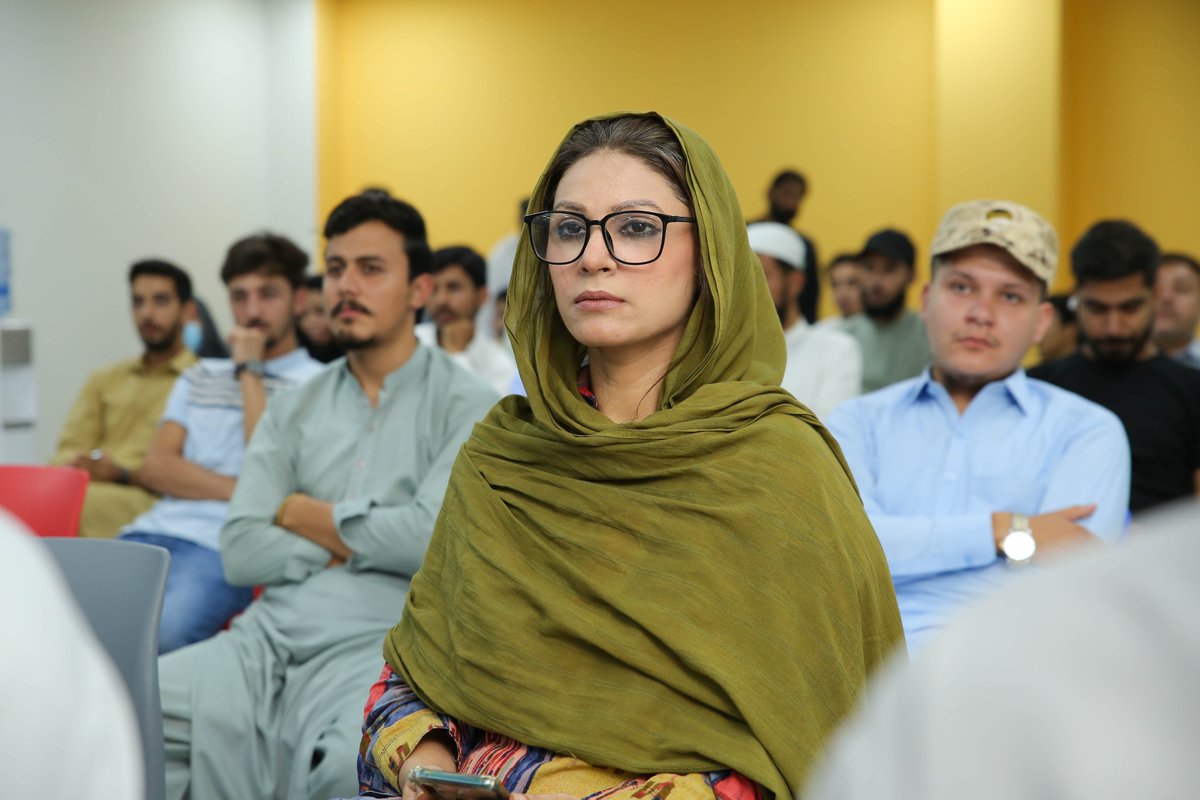 SEEDinPakistan's tweet photo. 1/2🌍✨Celebrating International #DayOfCleanAir for Blue Skies!

Today we held an interactive session at @upeshpakistan! Students from Environment, Agriculture, and Tourism Departments came together for a meaningful dialogue on creating #BlueSkiesTogether.💬📚

#PeshawarCleanAir https://t.co/tfoLOMu0YU