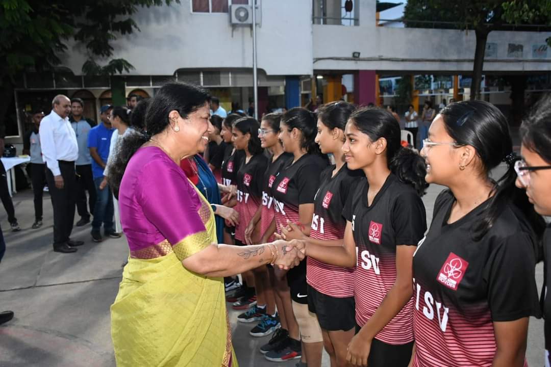 આજ રોજ બરોડા ડિસ્ટ્રીક્ટ બાસ્કેટબોલ અસોસિએશન તથા ગુજરાત સ્ટેટ બાસ્કેટબોલ અસોસિએશન દ્વારા ખેલો ઈન્ડિયા અંતર્ગત બાસ્કાટબોલ ટૂર્નામેન્ટ નું આયોજન કરવામાં આવ્યું, જે કાર્યક્રમમાં નવરચના એજ્યુકેશન સોસાયટી ના ચેરપર્સન શ્રીમતી તેજલબેન અમીન ઉપસ્થિત રહ્યા.