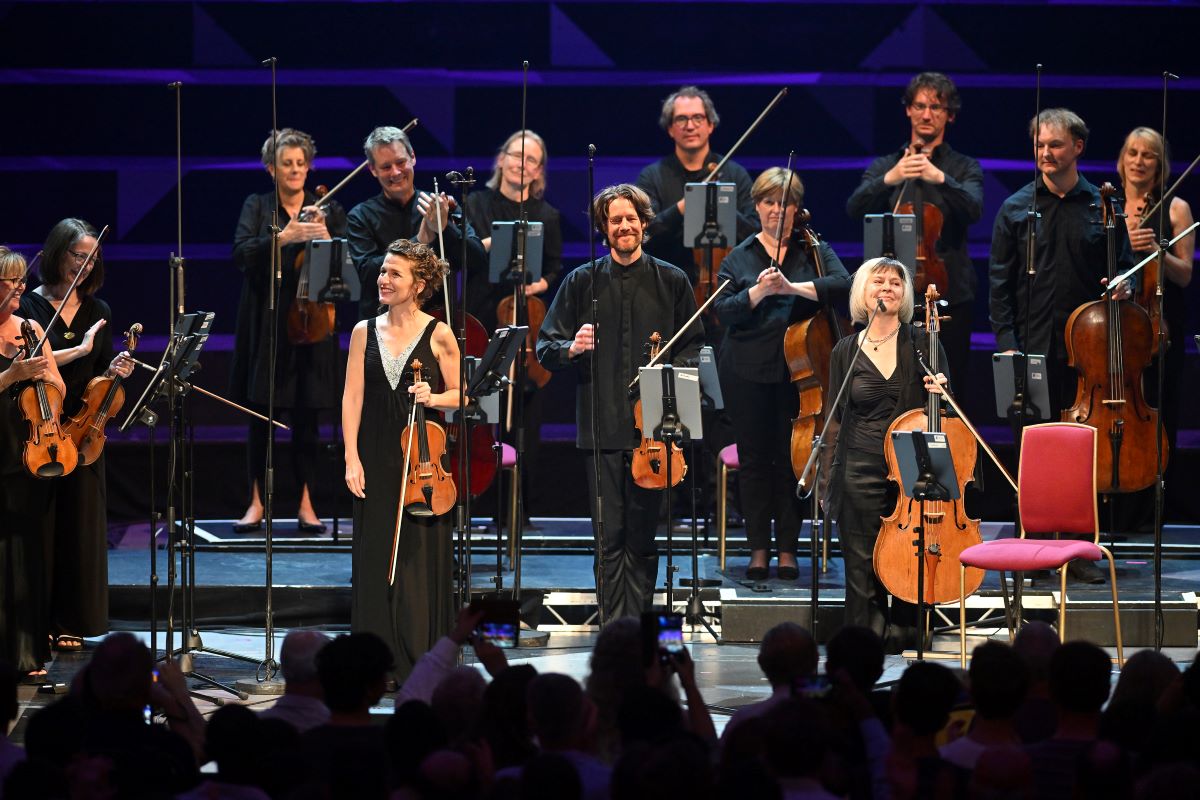 BrittenSinfonia's tweet image. WOW what a stunning response to our concert @bbcproms🙏
This was us at our most natural– self-directed, daring, showcasing playing that can turn from haunting to  meditative to energetic. Amazing performances from our orchestra and leader @ThomasGouldVLN, we couldn’t be prouder💛