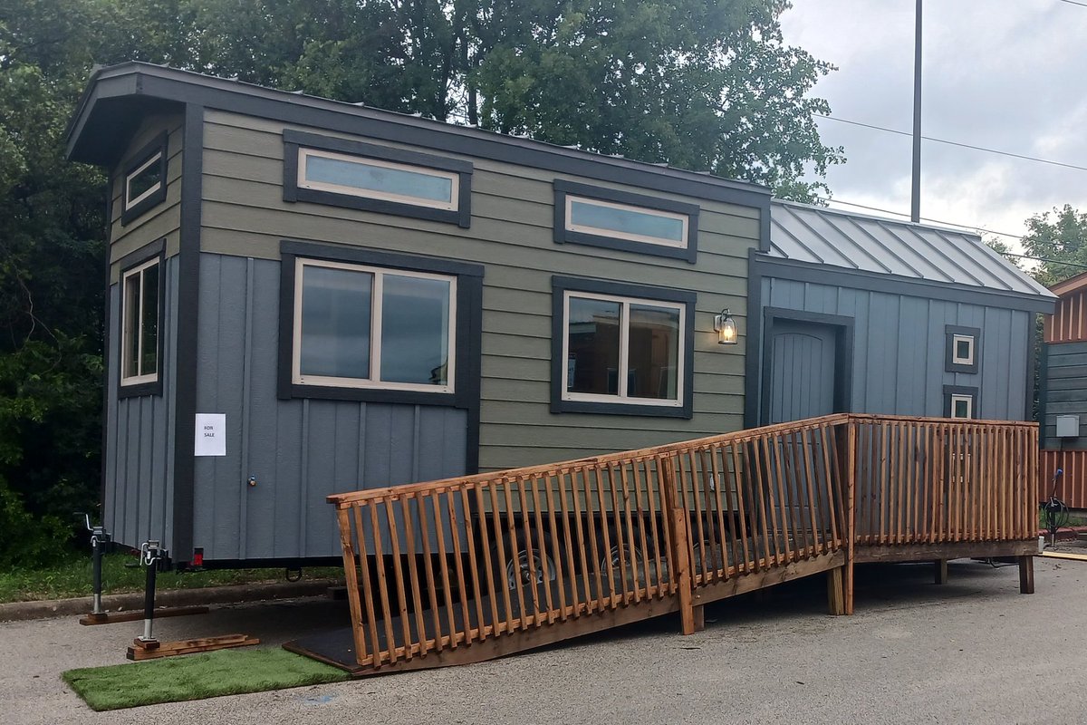 NISDCCA's tweet photo. Tiny Home For sale! Garden tub/shower combo, granite counters, queen bed sleeping loft, living below. Minisplit HVAC. Click on this video! https://t.co/qSnmH25E33
 $65,000. IRC/Appendix Q code and phase inspected. Call 210 397-4294.  #tinyhomes #tinyhomeforsale #thowforsale https://t.co/dYTwecKkVd