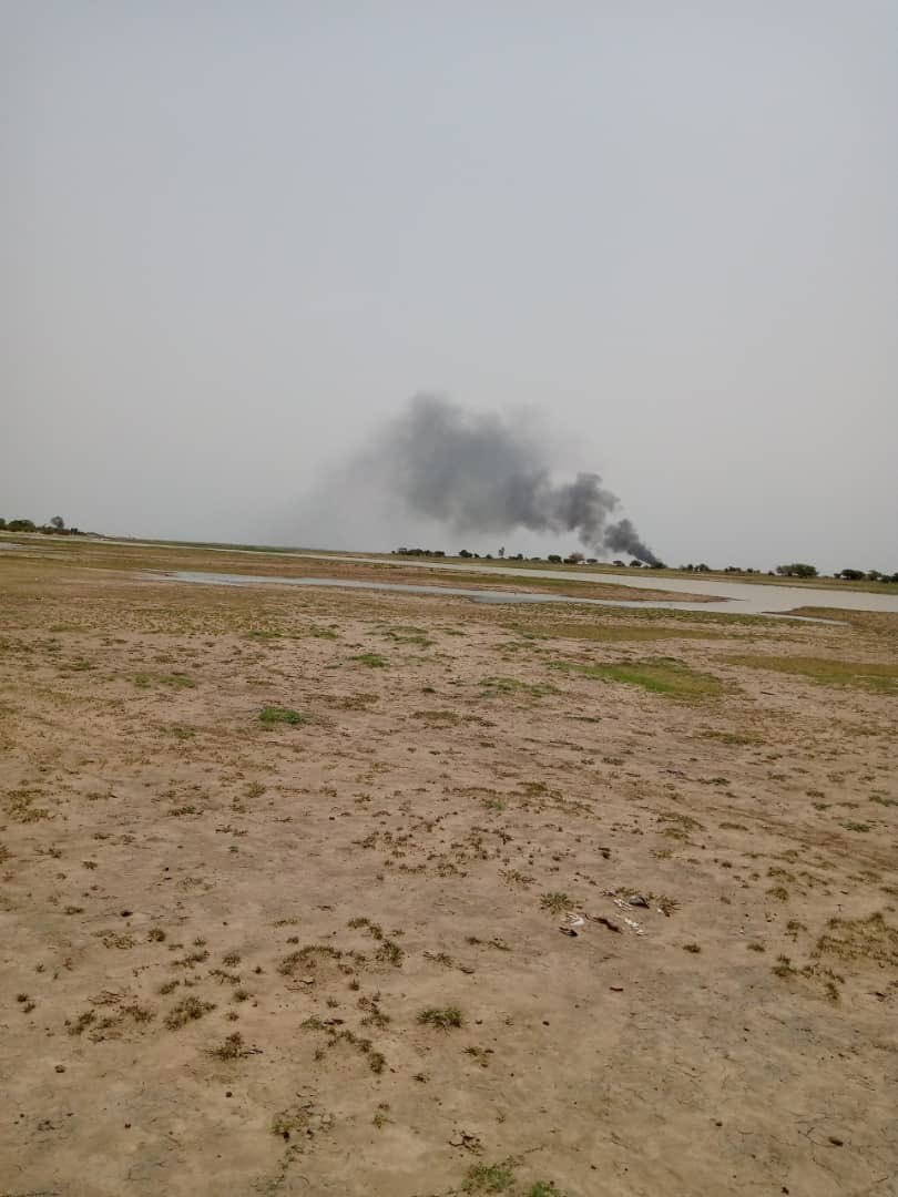 WamapsENG's tweet photo. #Mali 🇲🇱 | 07/09 Terrorist attack on the #Niger river (#Rarhous - #Tombouctou / #KatibaGourma territory).
A boat belonging to the Malian Shipping Company (#COMANAV) was targeted.
🔴 Provisional toll of several dead.
⭕ Significant material damage with engine fire. https://t.co/LUxgB9Kqmp