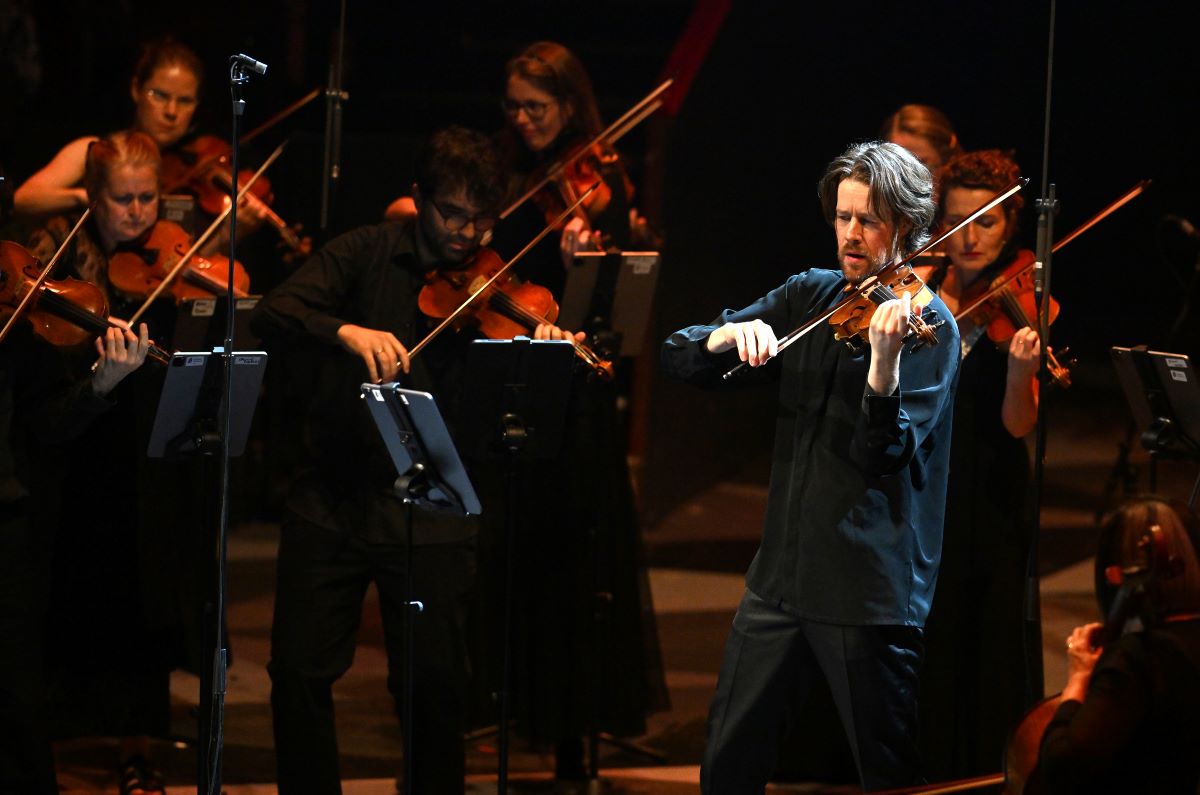 BrittenSinfonia's tweet image. WOW what a stunning response to our concert @bbcproms🙏
This was us at our most natural– self-directed, daring, showcasing playing that can turn from haunting to  meditative to energetic. Amazing performances from our orchestra and leader @ThomasGouldVLN, we couldn’t be prouder💛