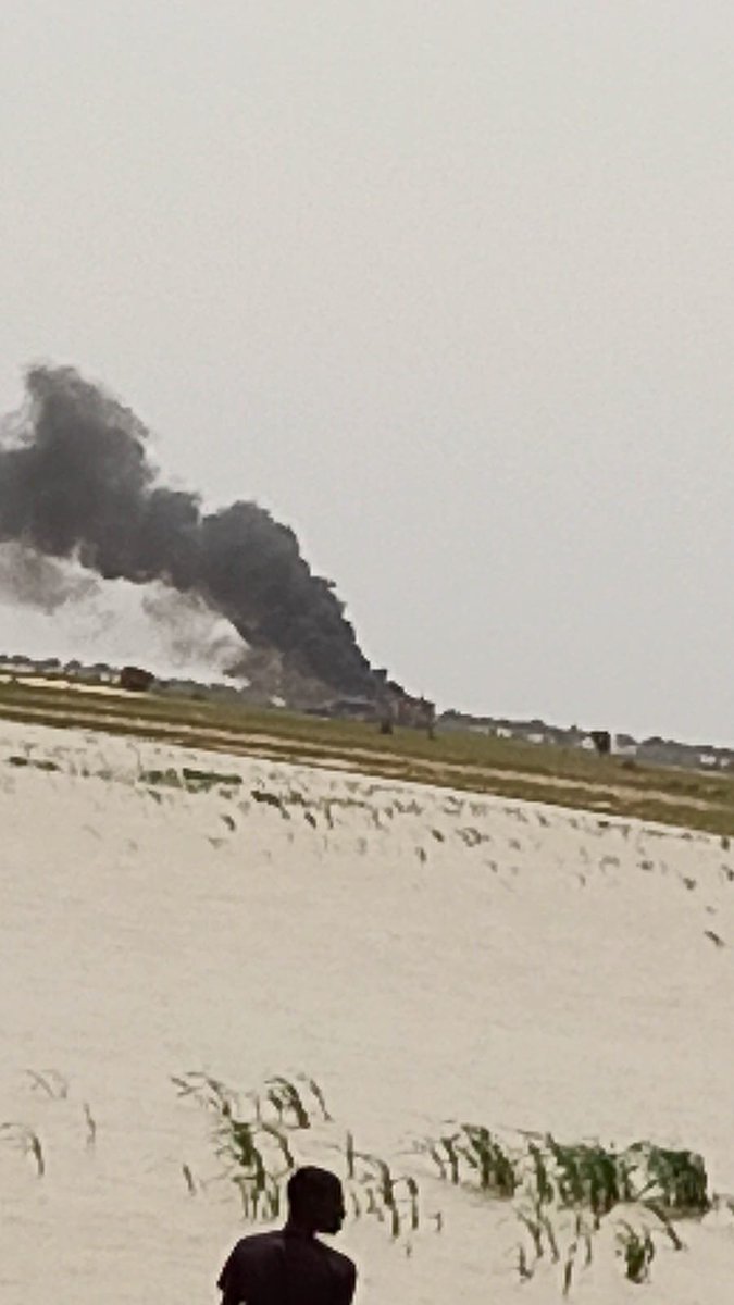 WamapsENG's tweet photo. #Mali 🇲🇱 | 07/09 Terrorist attack on the #Niger river (#Rarhous - #Tombouctou / #KatibaGourma territory).
A boat belonging to the Malian Shipping Company (#COMANAV) was targeted.
🔴 Provisional toll of several dead.
⭕ Significant material damage with engine fire. https://t.co/LUxgB9Kqmp