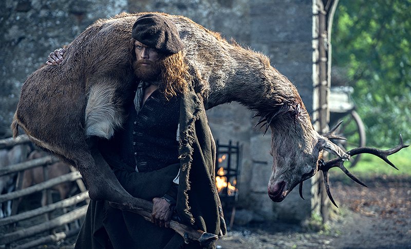 CaitSamInfBR's tweet image. Soube que uma habitante de Mordor postou uma foto da @ e NF junto com a frase onde ela diz que Outlander trouxe o amor pra vida dela. Se você está se perguntando em que cena ele participou, foi nessa aí: