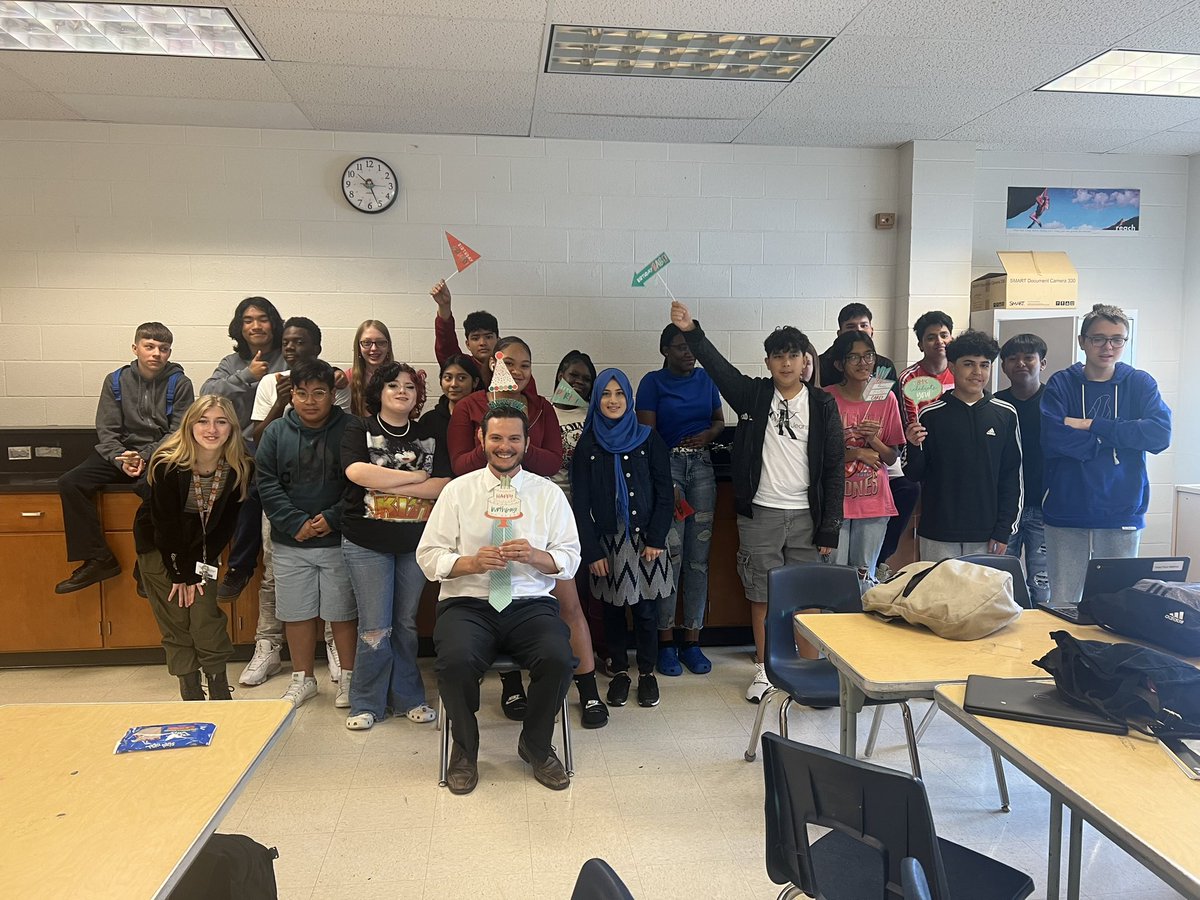 RebeccaMerkel tweet media